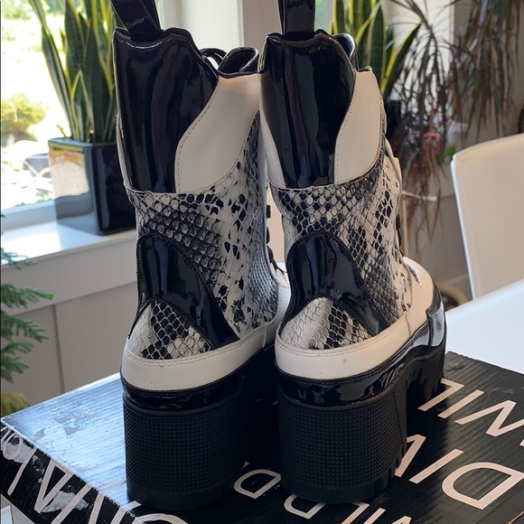 Wild Diva Soldier lace-up boot - size 6 - Picture 5 of 10